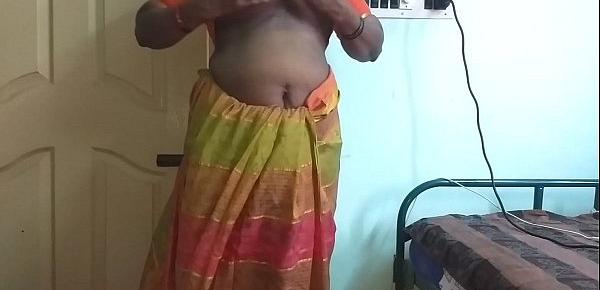  Indian desi maid f. to show her natural tits to home owner
